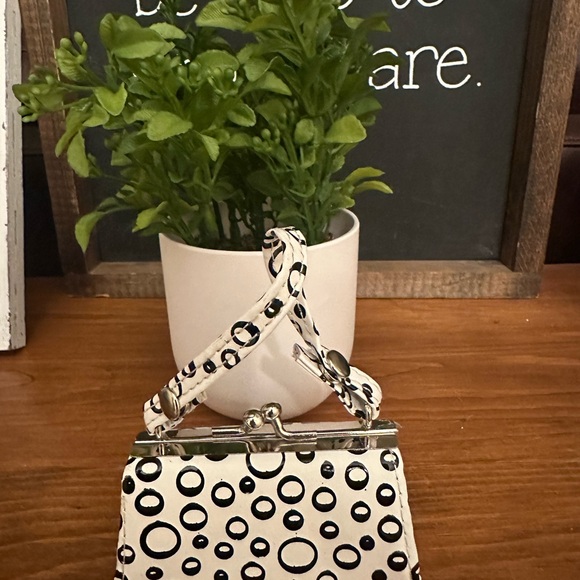 Handbags - Chic Black and White Polka Dot Kisslock coin purse!!